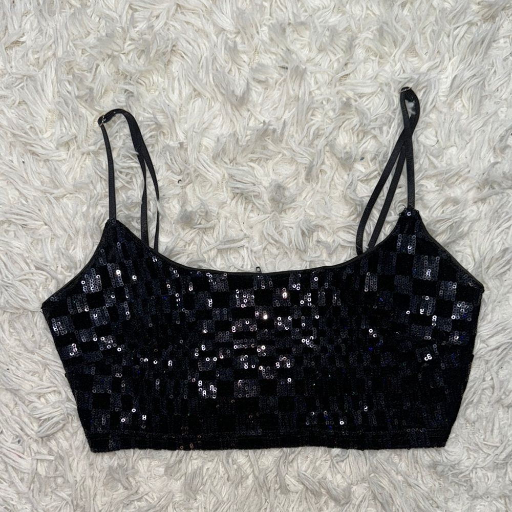 Sequenced crop top
